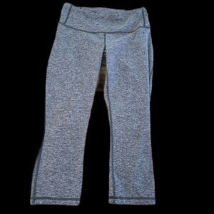 Women's Patagonia Grey Cropped Leggings Size S *Pocket in Waistband